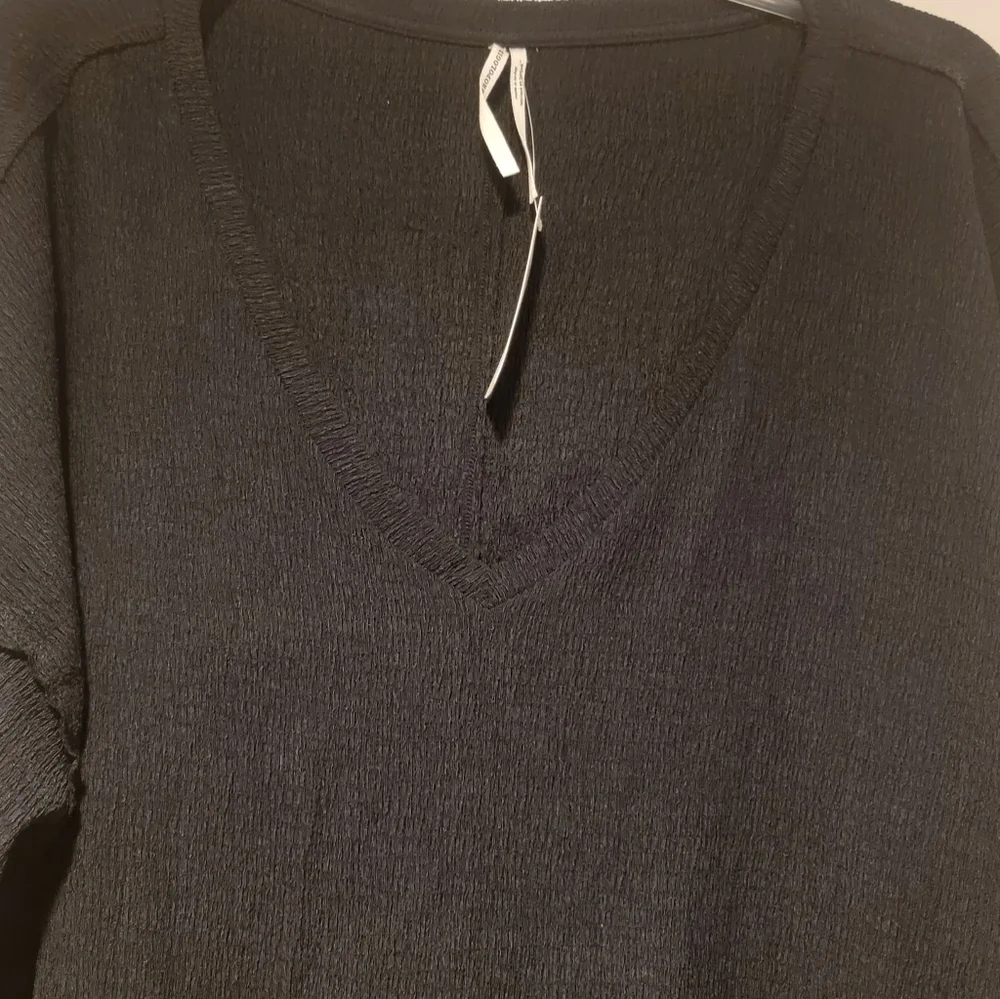 Anthropologie Brand New Textured Black Ling sleeve Top. XL. NWT! - Picture 5 of 15